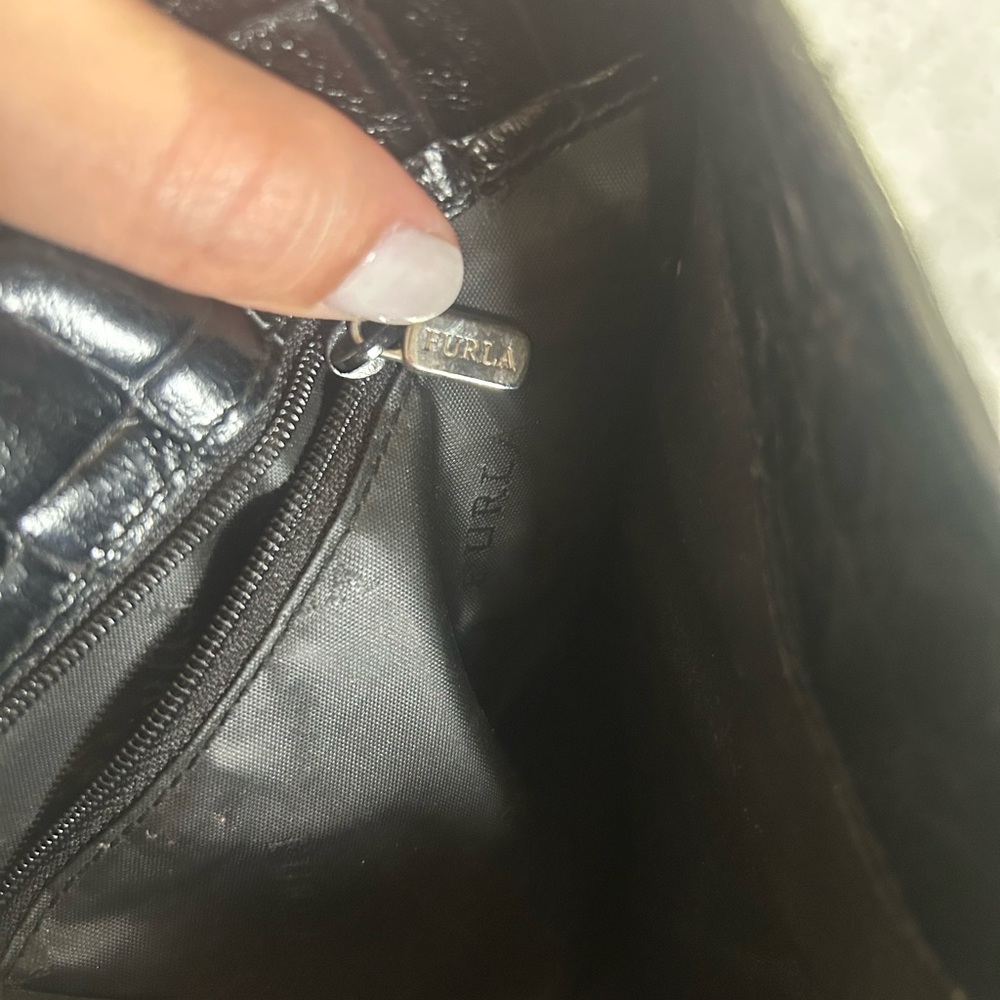 Furla crocodile embossed black leather tote bag - Picture 4 of 16